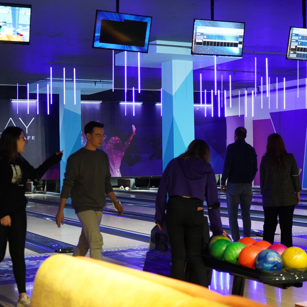 W Play Bowling & Bilardo Cafe, Измир: лучшие советы перед посещением -  Tripadvisor