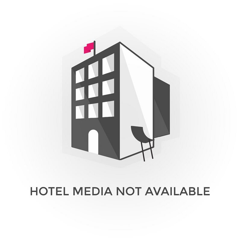 澳門萊斯酒店，位於澳門的飯店