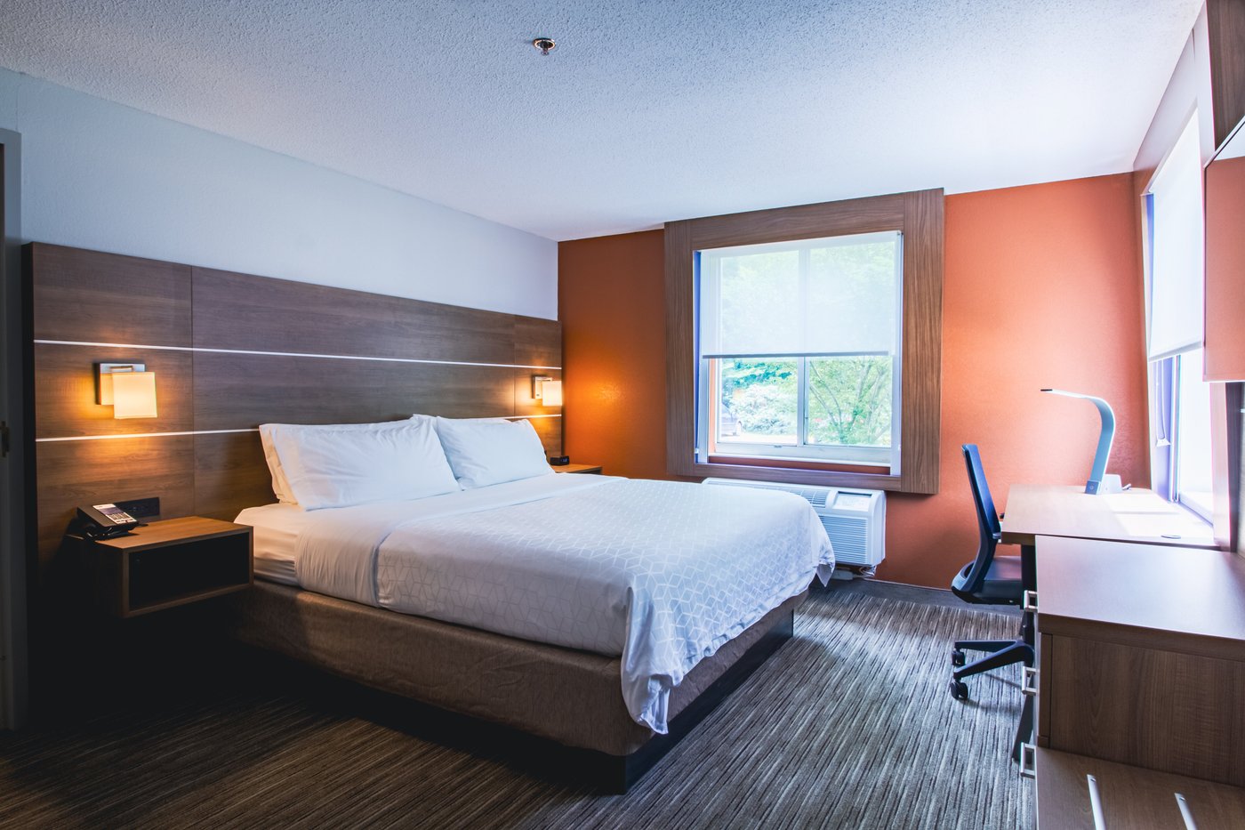 HOLIDAY INN EXPRESS & SUITES LINCOLN EAST - WHITE MOUNTAINS, AN IHG ...