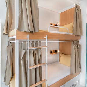 four-person comfortable bunk bed system