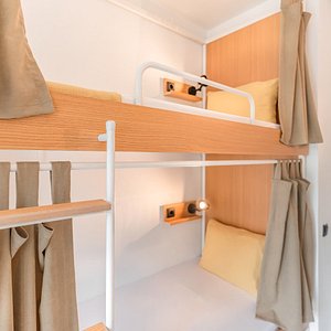 six-person comfortable bunk bed system