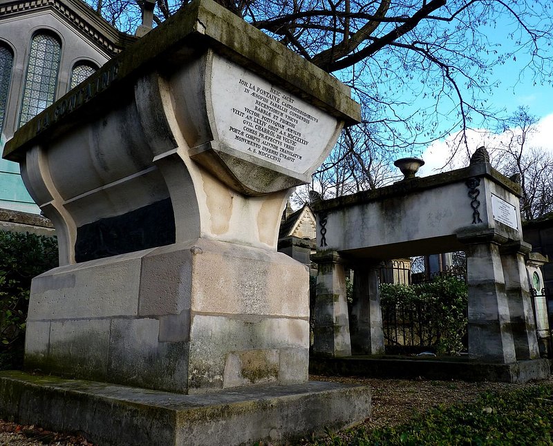 Molière grave at Père Lachaise Cemetery in Paris