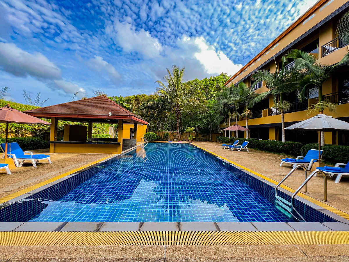 S4 naiyang beach phuket