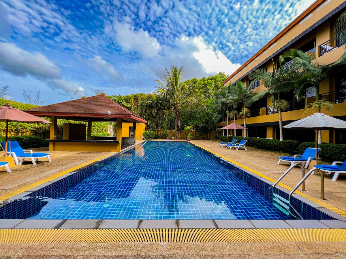 S4 naiyang beach phuket