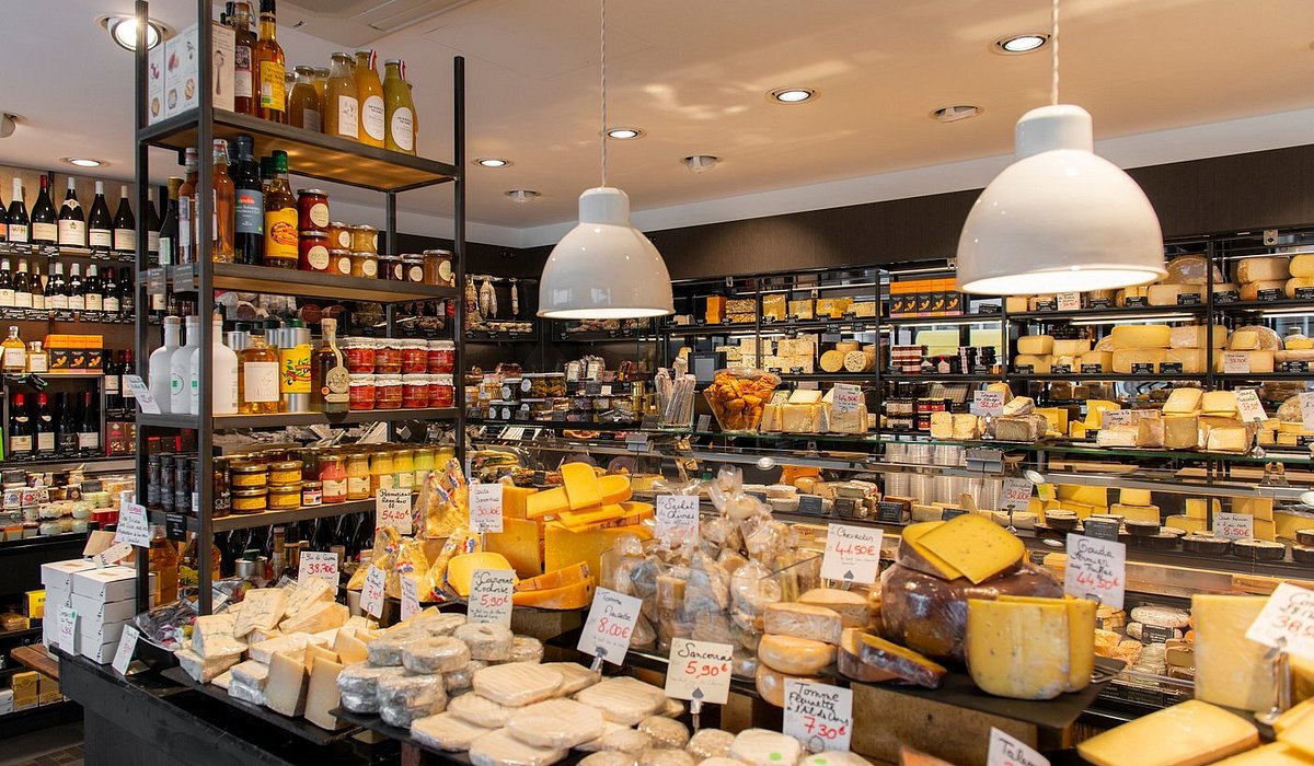 Cheese shop in Paris