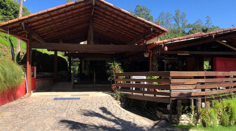 Espaço do restaurante  e das suítes Papagaio, Tucano, Tico-Tico, Trinca-Ferro e João de Barro