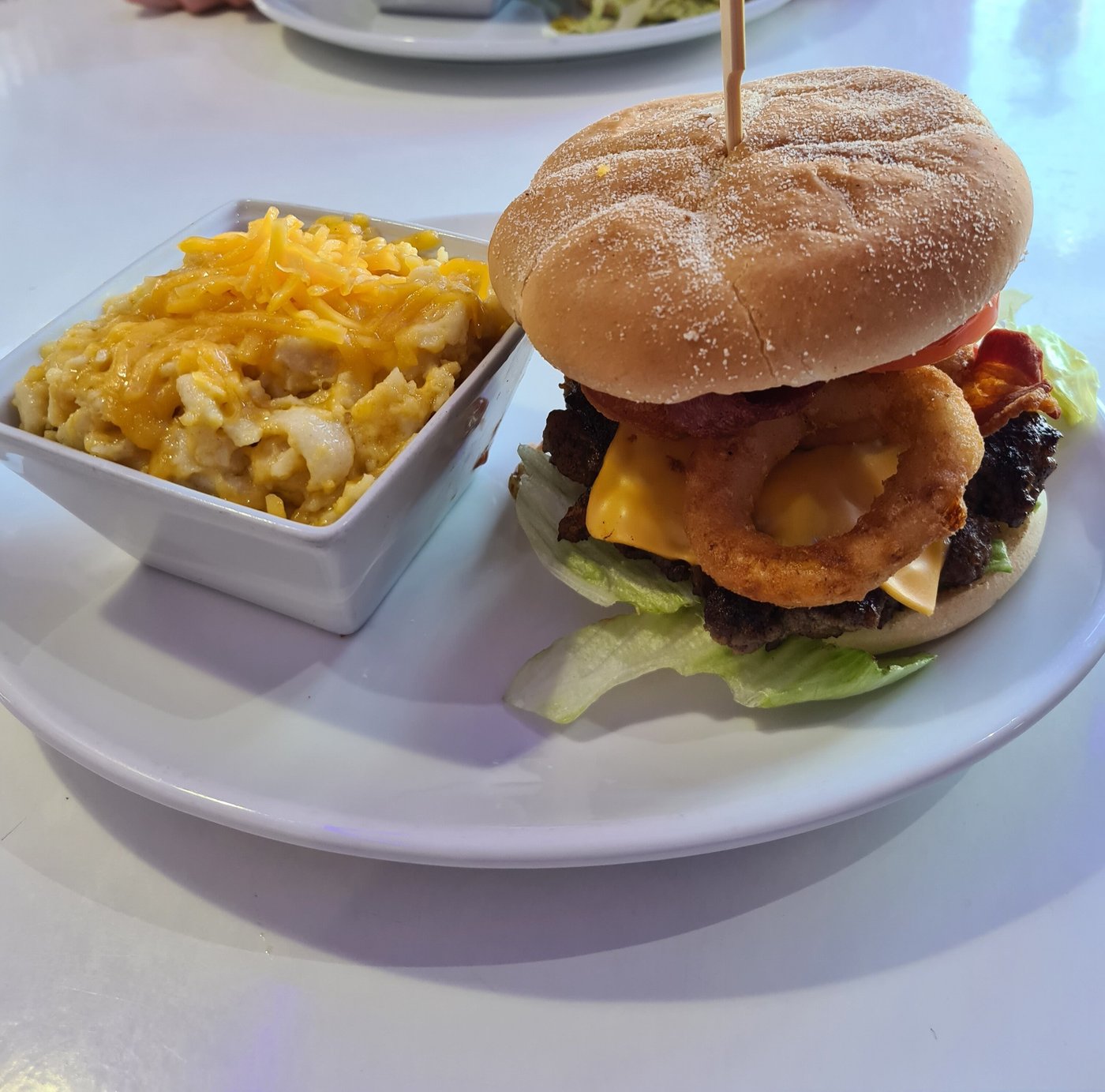 CADILLAC KUSTOMZ HOTEL - Updated 2022 Reviews (Isle of Bute) - Cadillac Kustomz Hotel 4 In A Bed