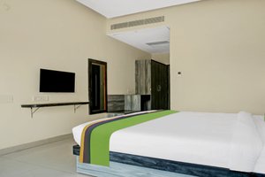 Room & Suite