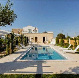 Pool garden