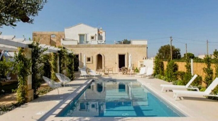 Pool garden