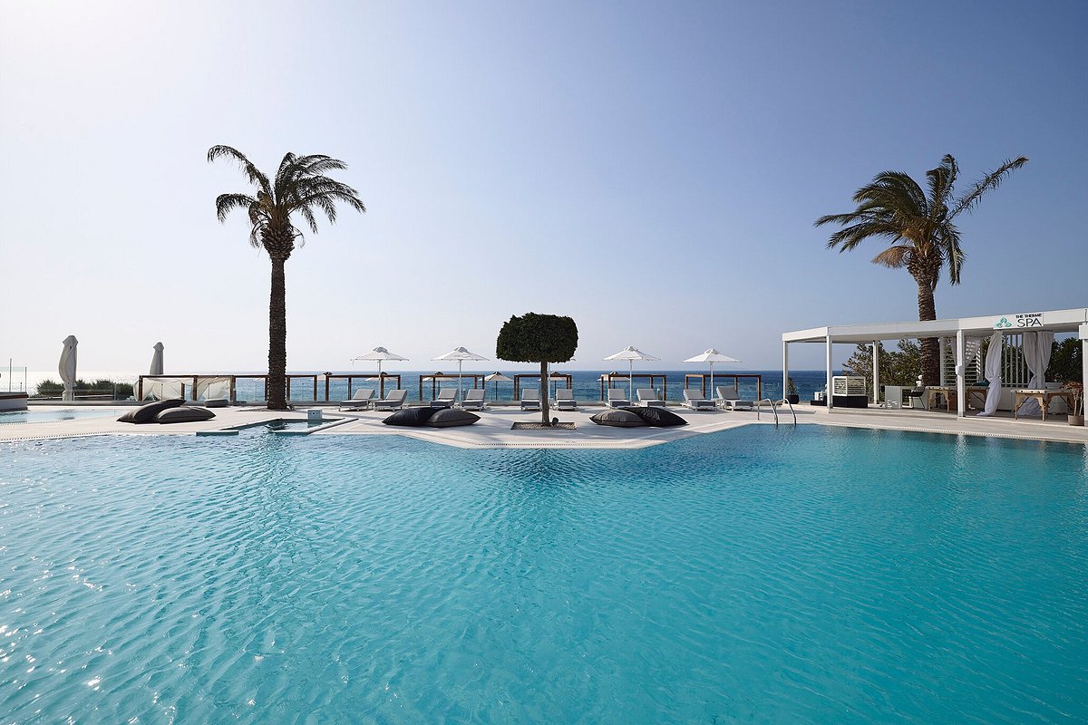 Dimitra Beach Hotel &amp; Suites, hotel in Greece