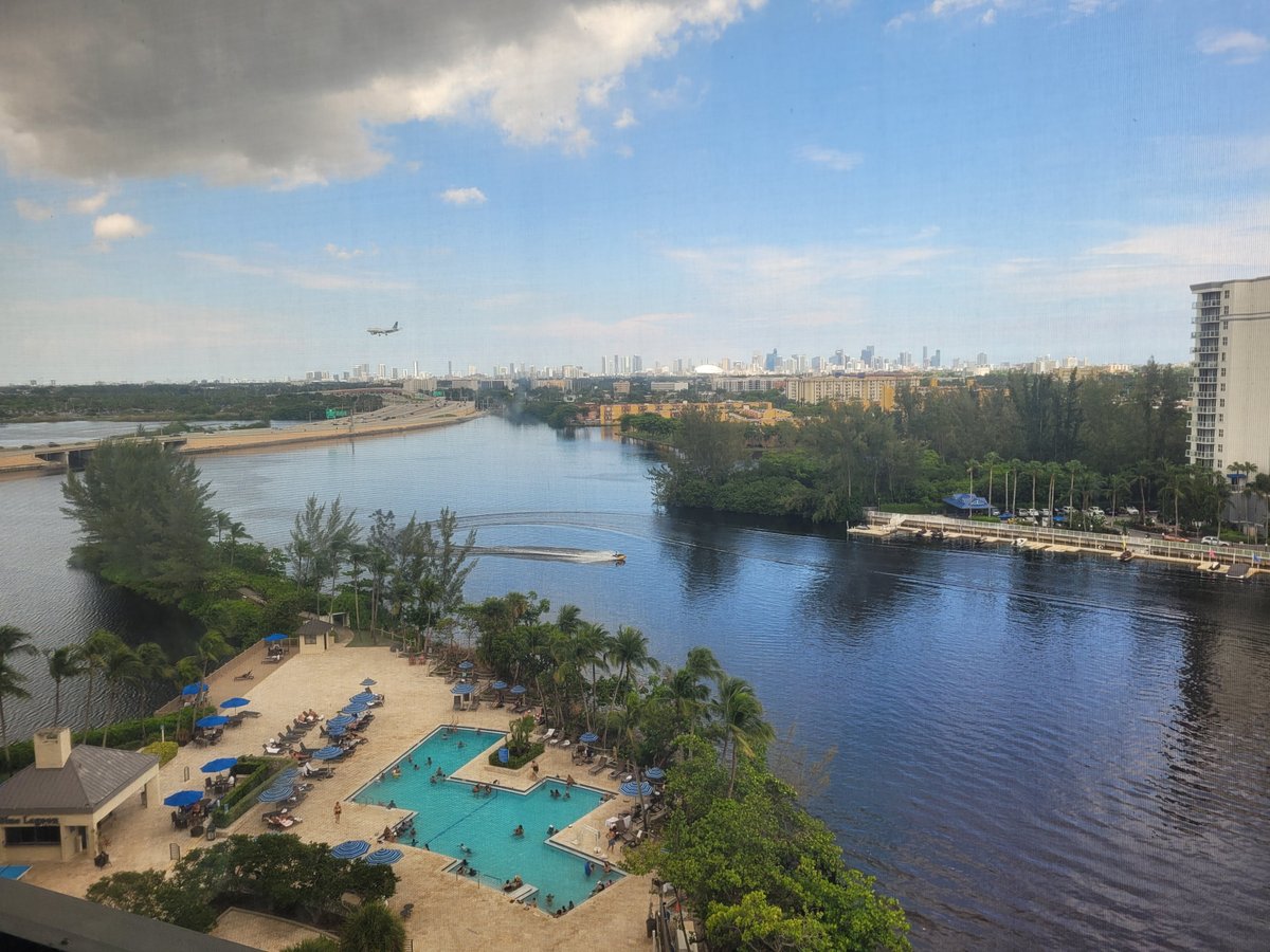 HILTON MIAMI AIRPORT BLUE LAGOON (Miami, FL) - foto's, reviews en ...