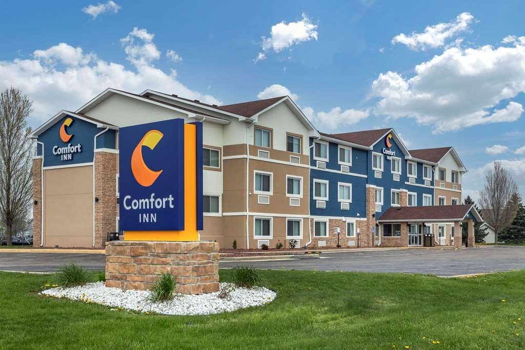 COMFORT INN MOUNT PLEASANT - RACINE $67 ($̶8̶3̶) - Prices & Hotel ...