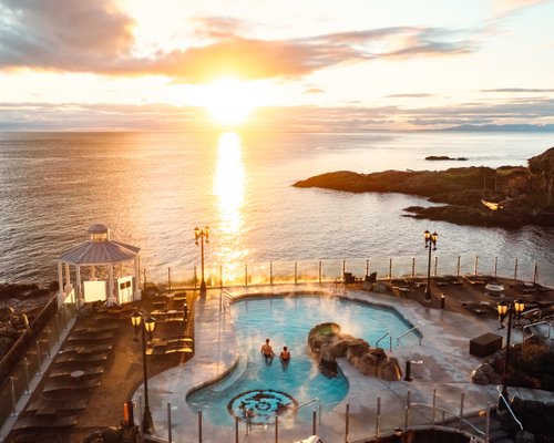 Oak Bay Beach Hotel