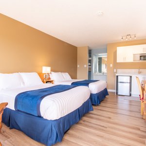 Deluxe with 2 beds, downstairs