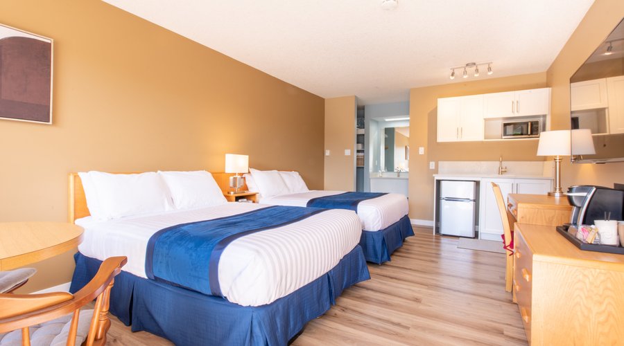 Deluxe with 2 beds, downstairs