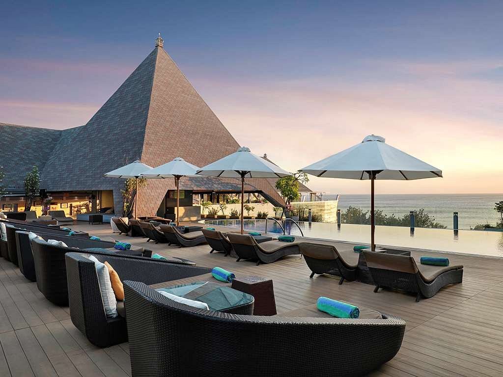 The Kuta Beach Heritage Hotel Bali - Managed by Accor, hotel di Kuta
