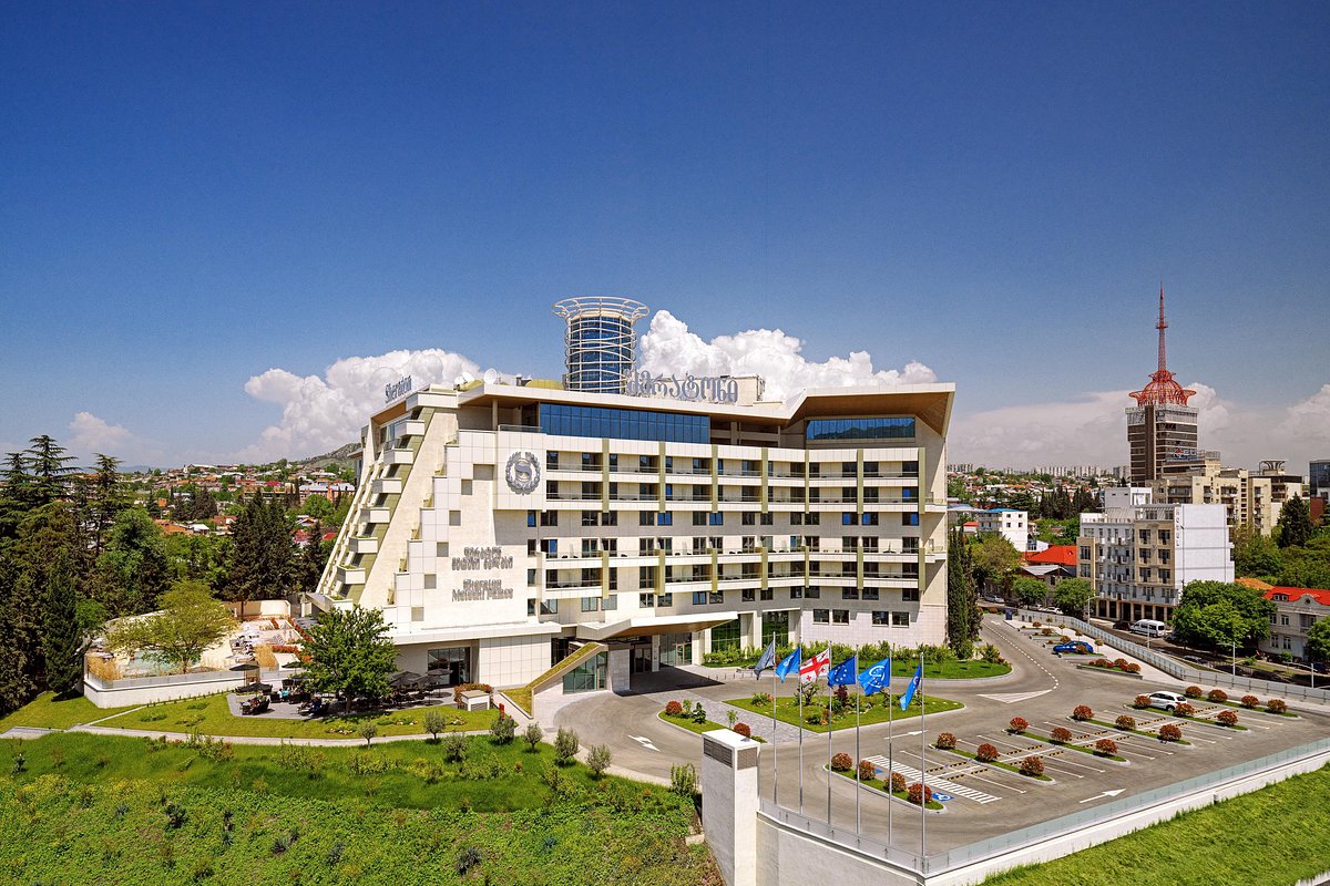 Sheraton Grand Tbilisi Metechi Palace, hotel em Tbilisi