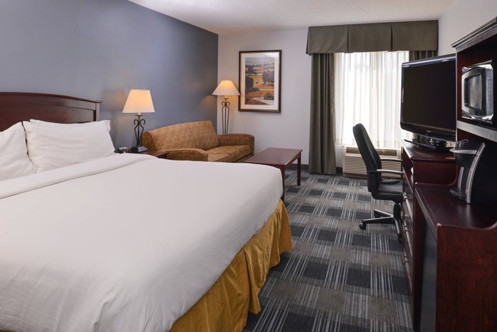 HOLIDAY INN EXPRESS LA JUNTA $110 ($̶1̶2̶2̶) - Updated 2022 Prices ...