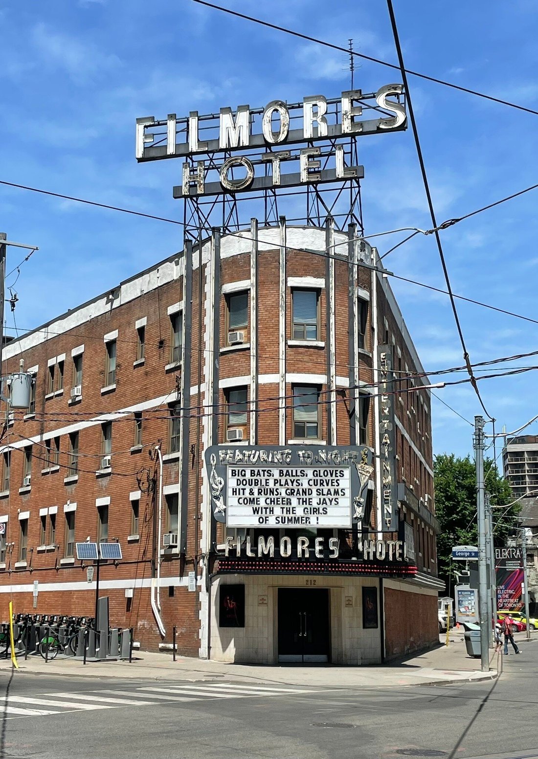 FILMORES HOTEL $131 ($̶1̶7̶1̶) - Prices & Reviews - Toronto, Ontario