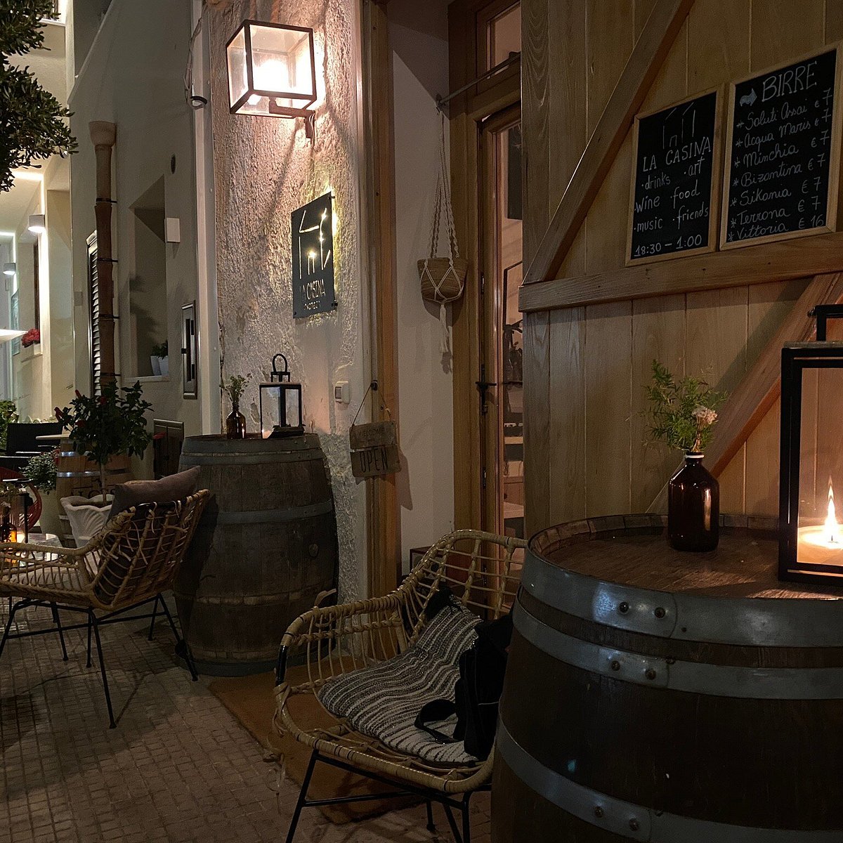 LA CASINA ENOTECA: Tutto quello che c'è da sapere (AGGIORNATO 2024) -  Tripadvisor