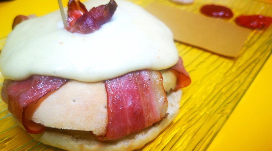 Parigino, una ricetta che ammicca ad una specialità francese, il Croque Monsieur. 
