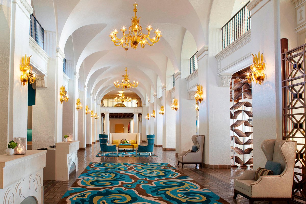 The Vinoy Renaissance St. Petersburg Resort &amp; Golf Club, hotel in St. Petersburg