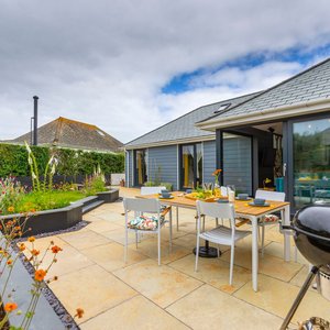 Dolphins beach retreat (Sleeps 6) Garden