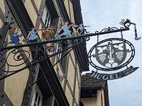 Vitrines de couteaux régionaux - Picture of L'Elsass, le couteau Alsacien,  Riquewihr - Tripadvisor