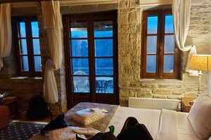 Room & Suite