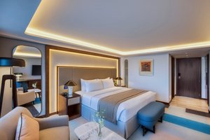 Room & Suite
