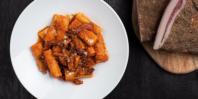 Poldo e Giana Osteria rigatoni amatriciana