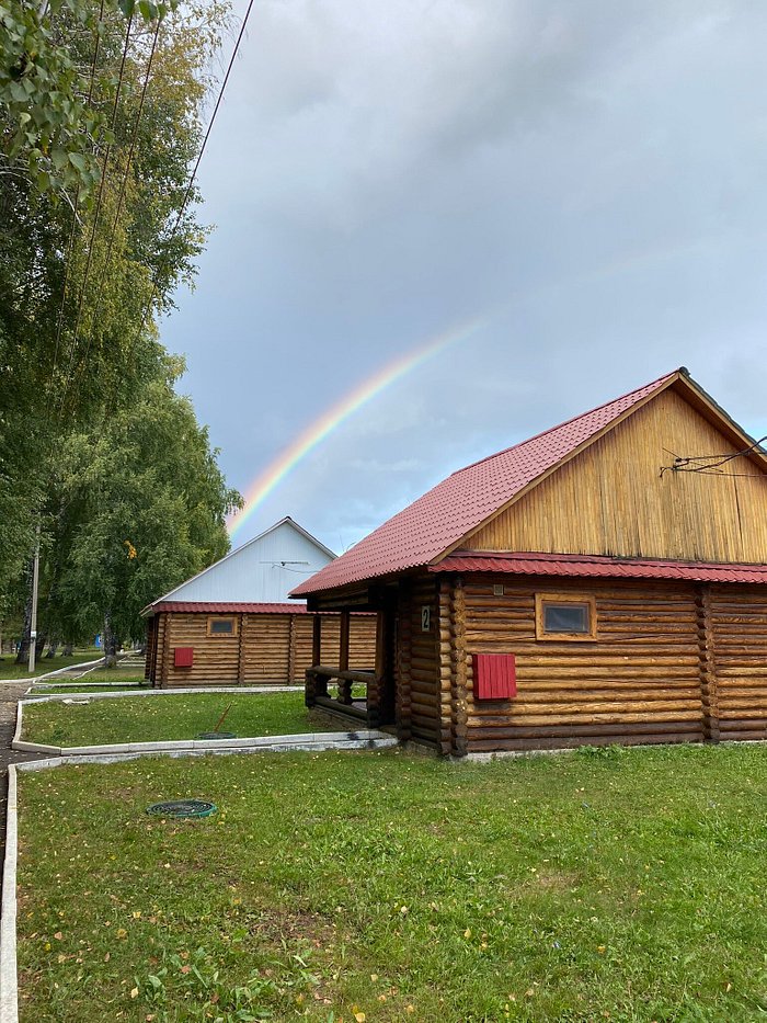 Плес самара. Тихий Плес Самара зоопарк. Тихий Плес Самара Павлин. Самара красный Яр Комоедица.