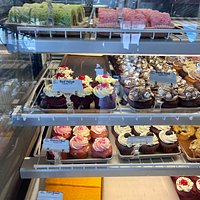 LILIHA BAKERY, Honolulu - 515 N Kuakini St - Restaurant Reviews, Photos ...