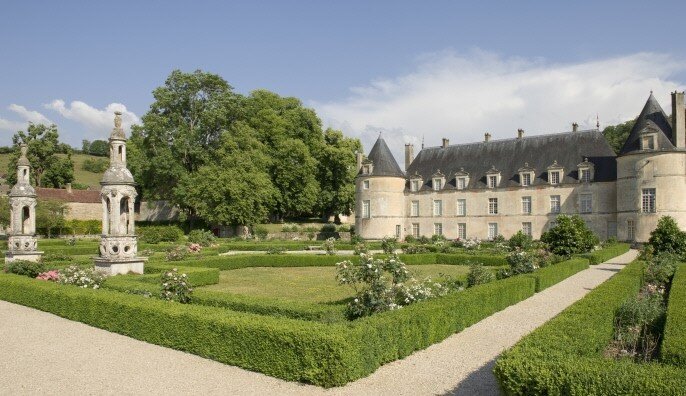 Parterre des jardins réguliers-château de Bussy-Rabutin