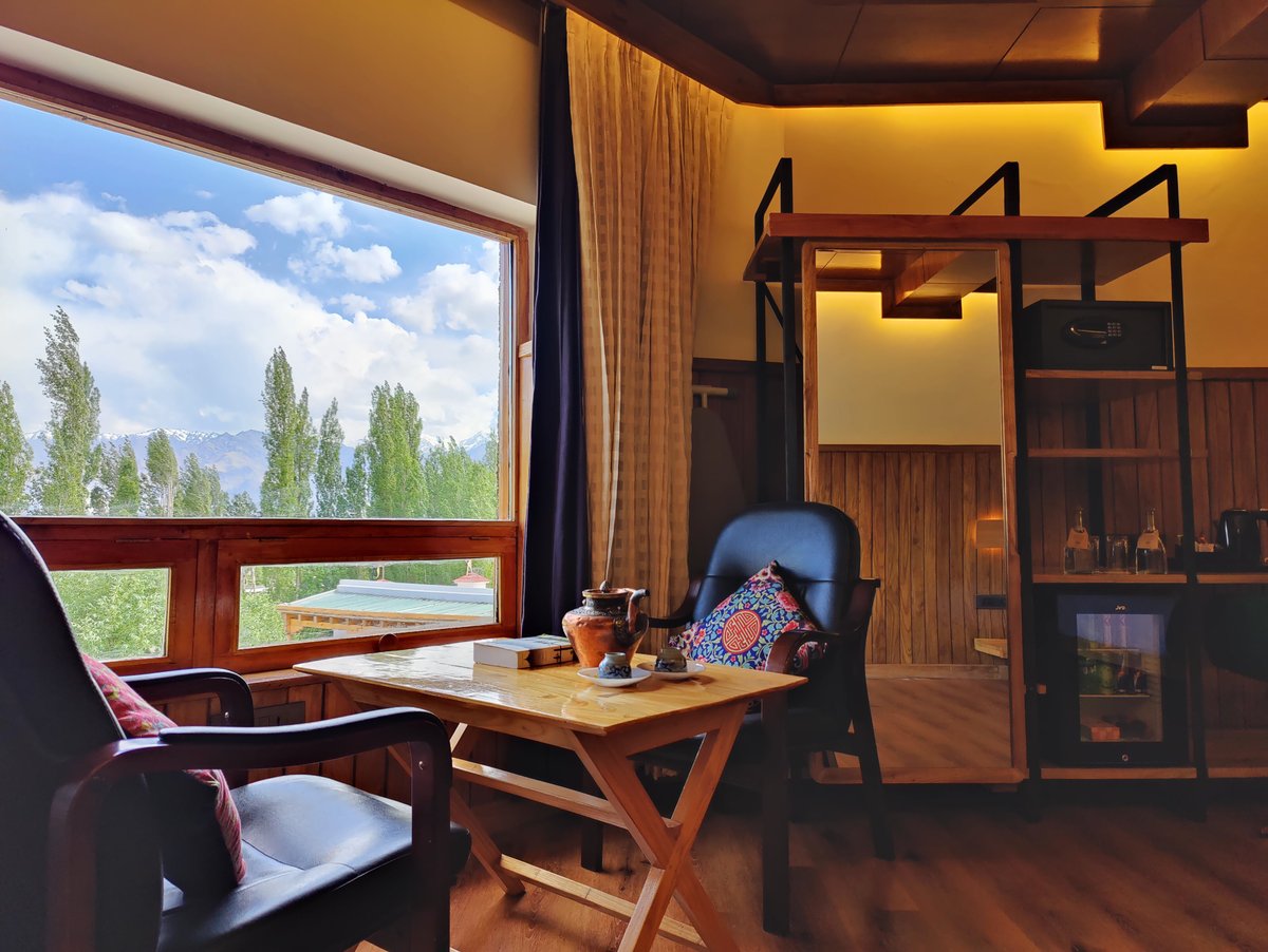 Отель леша. Отель cho. Cho Hotel.