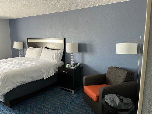 HOLIDAY INN CLEVELAND NORTHEAST - MENTOR, AN IHG HOTEL $112 ($̶1̶2̶2̶ ...