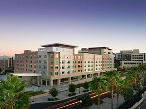 Hyatt House LA - University Medical Center in Los Angeles, image may contain: City, Condo, Urban, Building Complex