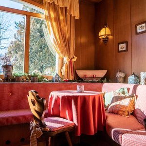 Il nostro angolo bar, in tipico stile di montagna