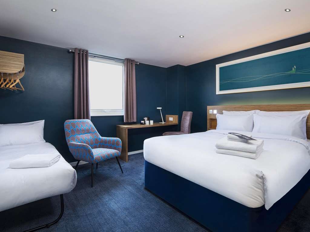 TRAVELODGE EDINBURGH CENTRAL QUEEN STREET | UPDATED 2024 Hotel Reviews ...