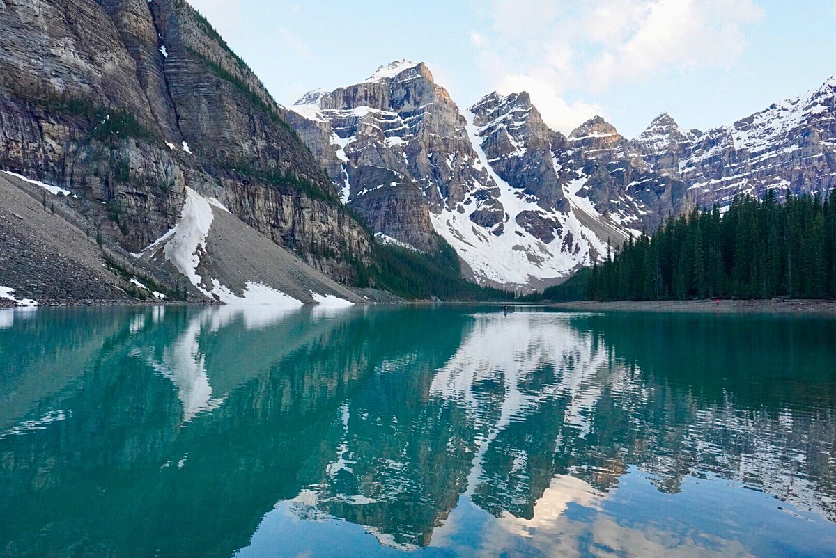 MORAINE LAKE LODGE: 2022 Prices & Reviews (Lake Louise, Canada ...