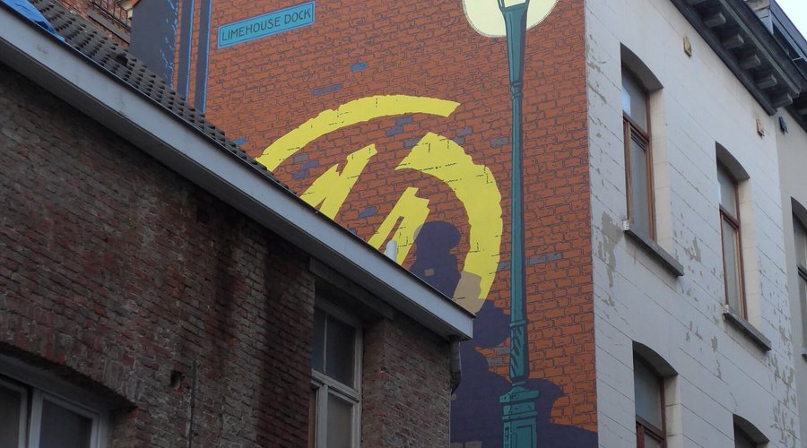 Brussels, Quartier Marolles Limehouse Dock de Blake & Mortimer mural at rue du Houblon
