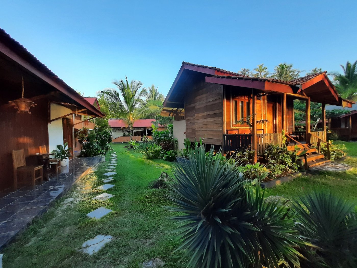 KRUI SURFING $77 ($̶1̶0̶8̶) - Prices & Hotel Reviews - Sumatra, Indonesia