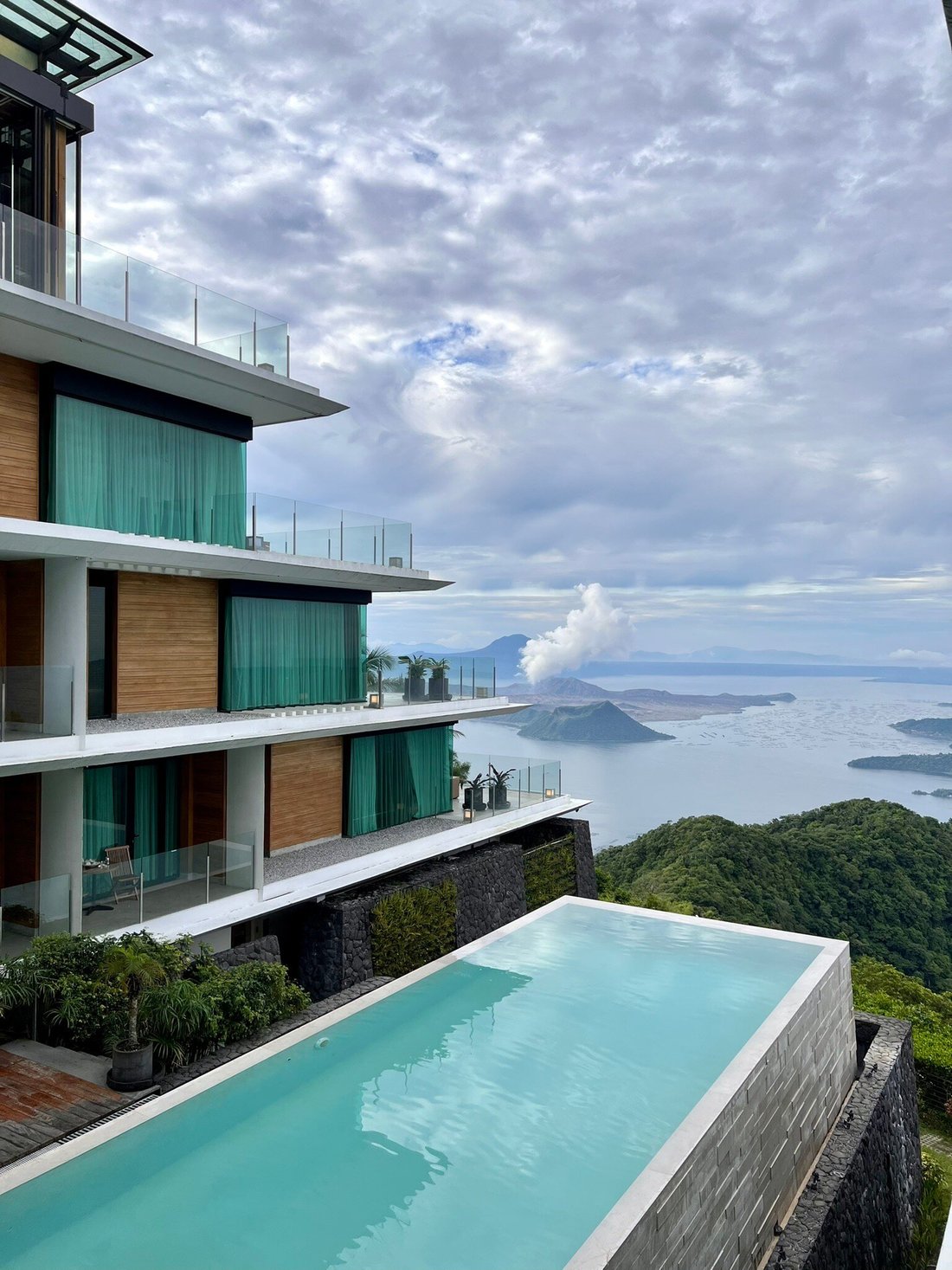 ESCALA TAGAYTAY - UPDATED 2022 Hotel Reviews & Price Comparison ...