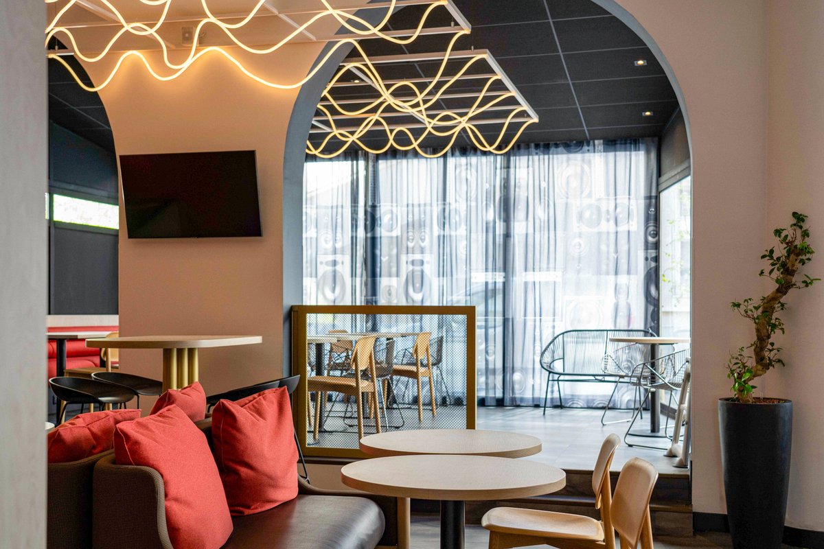 IBIS STYLES PARIS PORTE DE VERSAILLES - MAIRIE D'ISSY - Updated 2022 ...