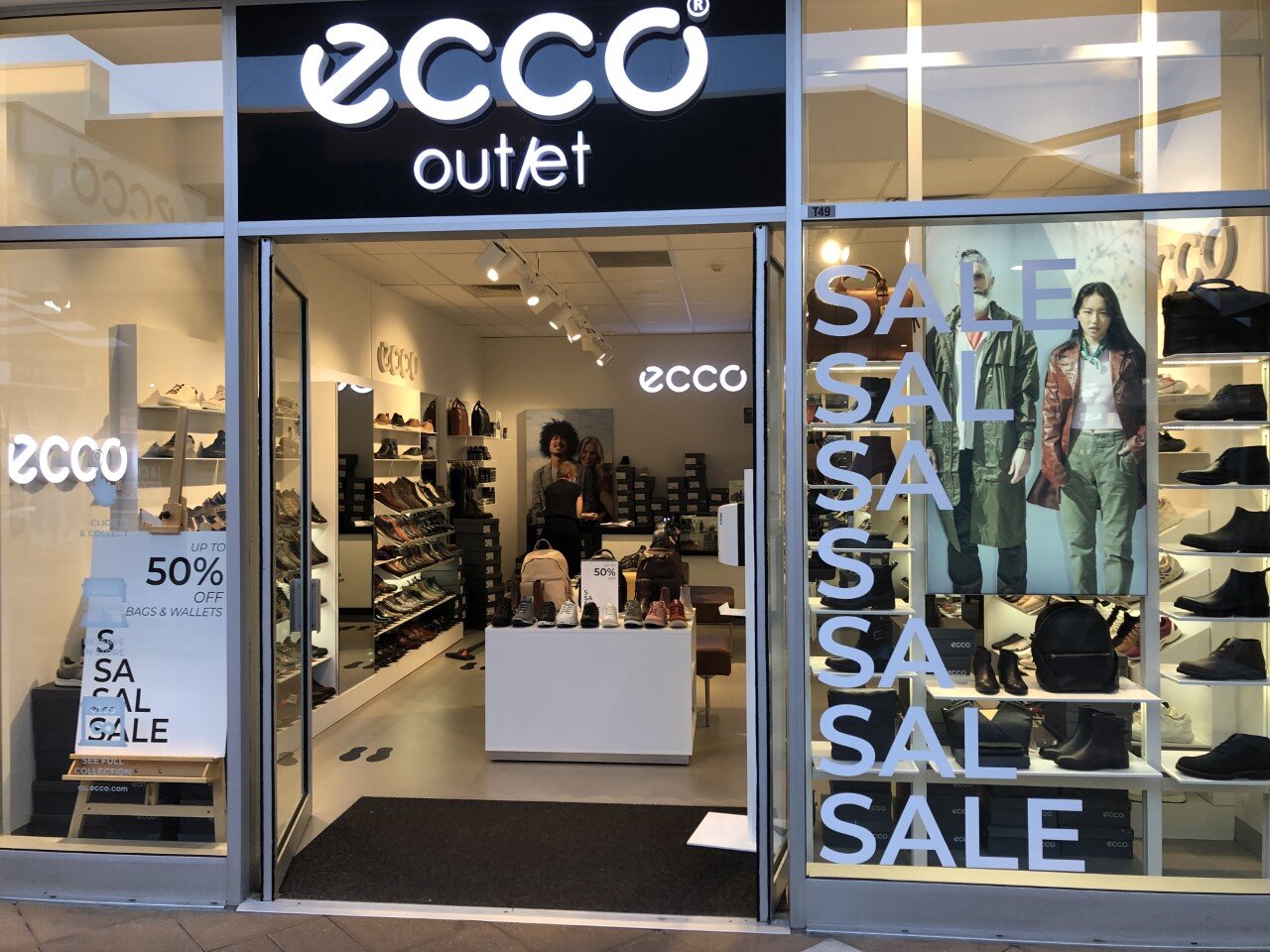 Ecco shoes shop retail outlets