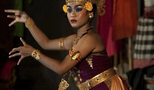 Cendrawasi dance