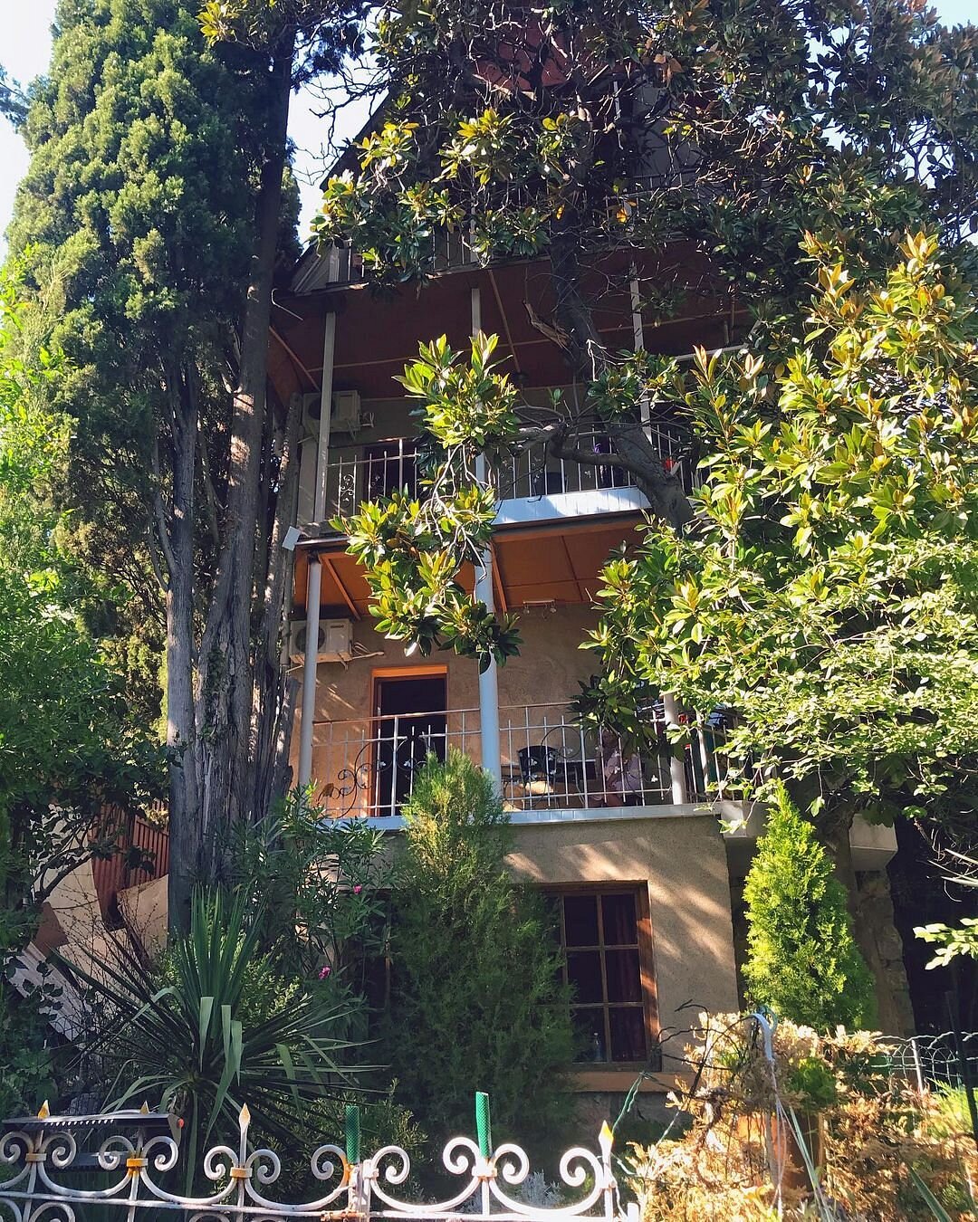 GUEST HOUSE RADMIR (Алупка) - отзывы и фото - Tripadvisor