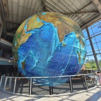 Eartha, the World's Largest Revolving and Rotating Globe (Yarmouth ...