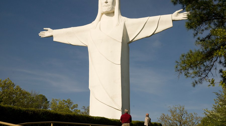 The Christ of the Ozarks can be visited all year long.